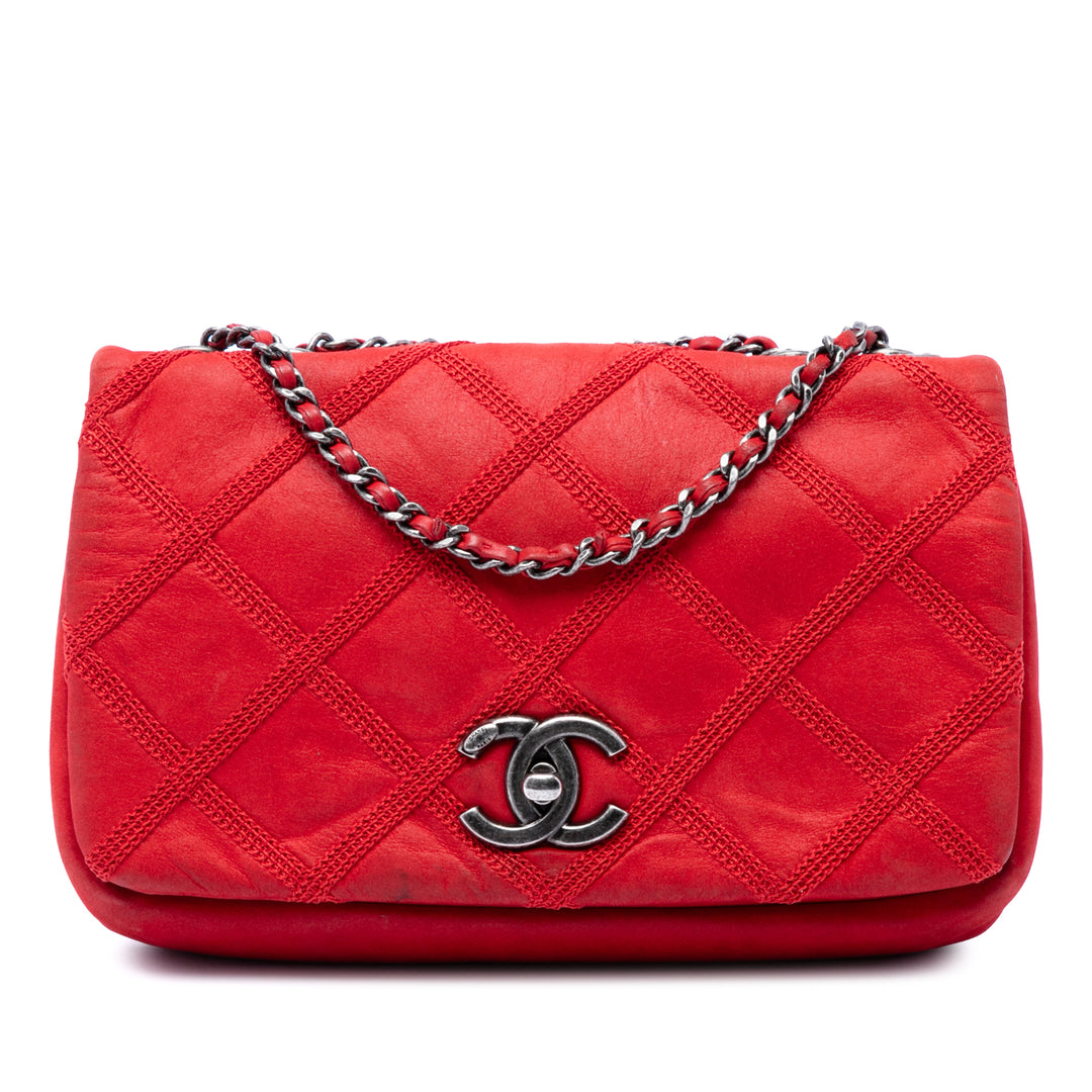 Chanel Iridescent Cuir de veau Diamond Stitch à rabat