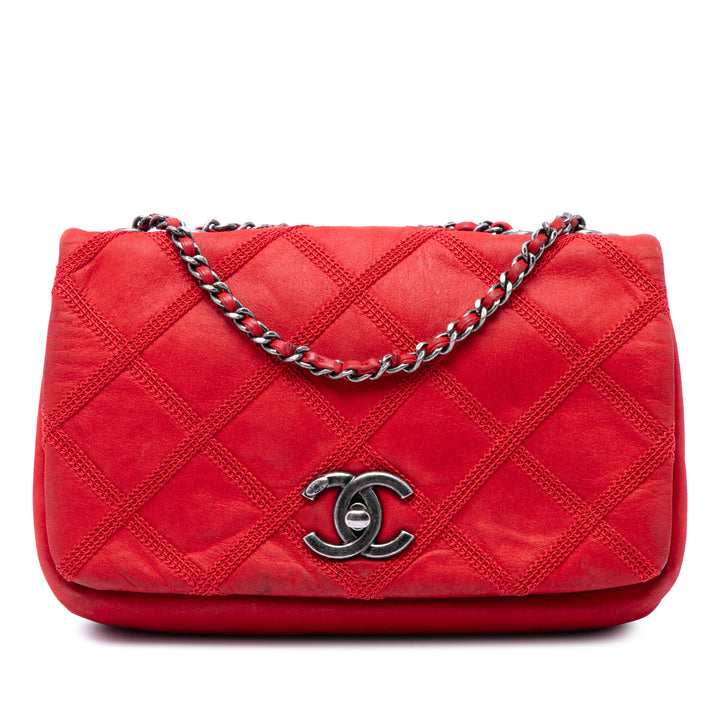Chanel Iridescent Cuir de veau Diamond Stitch à rabat