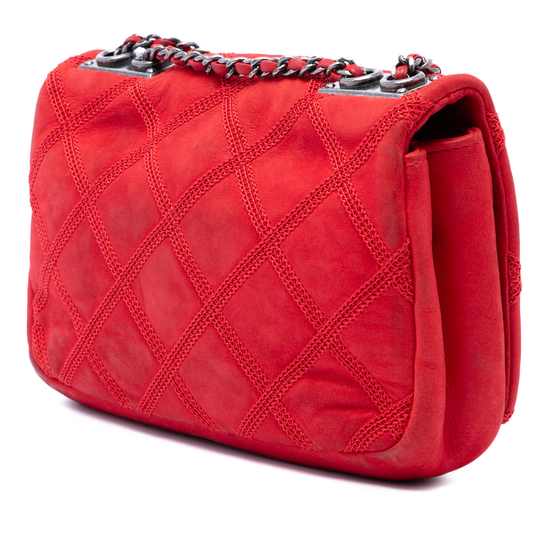 Chanel Iridescent Cuir de veau Diamond Stitch à rabat