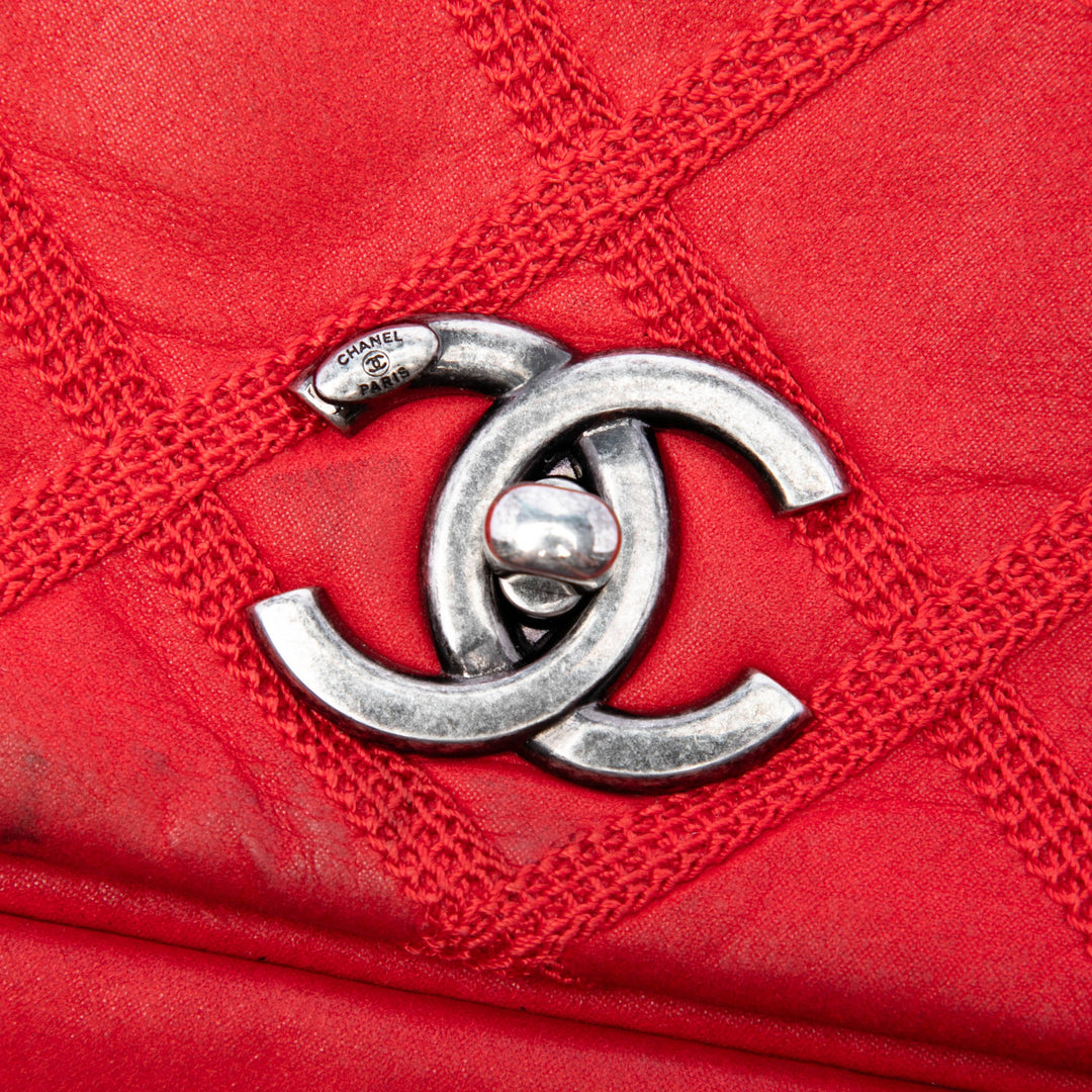 Chanel Iridescent Cuir de veau Diamond Stitch à rabat