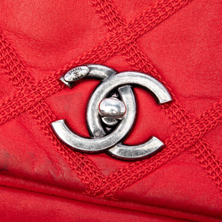 Chanel Iridescent Cuir de veau Diamond Stitch à rabat