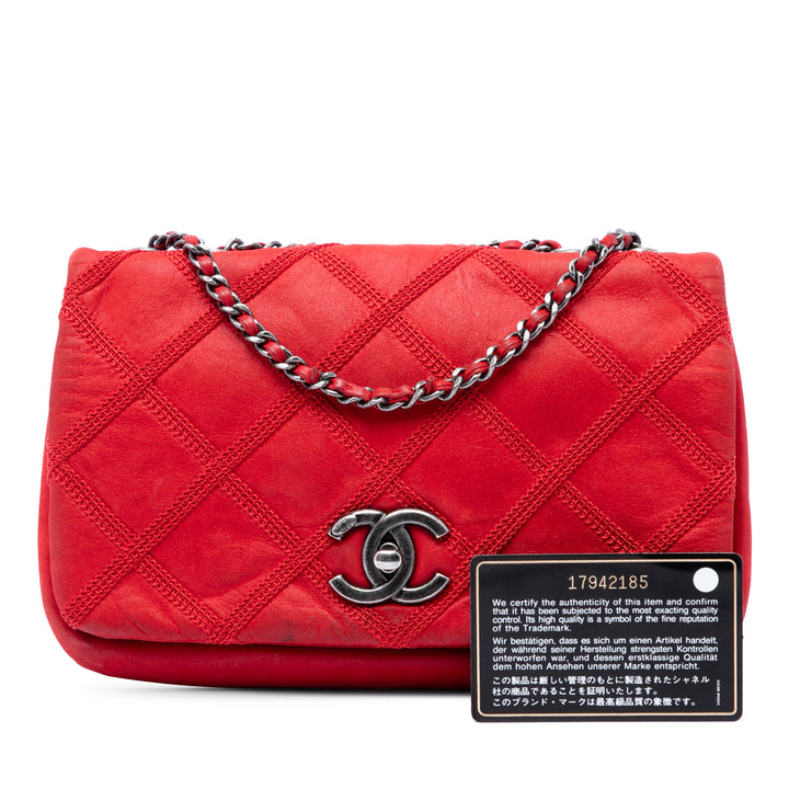Chanel Iridescent Cuir de veau Diamond Stitch à rabat