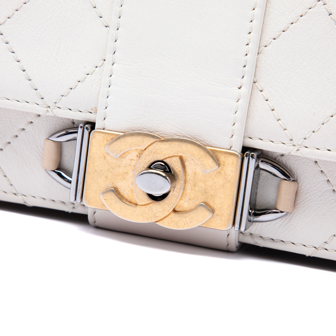 Chanel CC Surpiqué Chaîne à rabat Cuir de veau