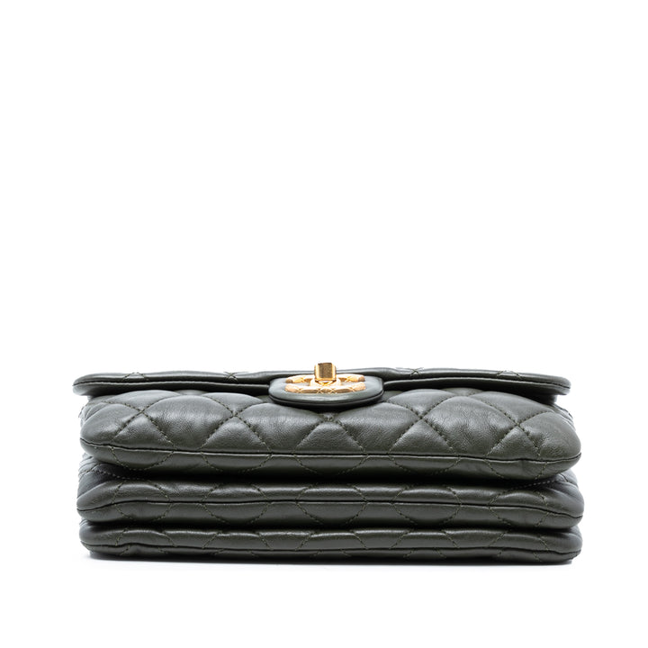 Chanel Small Matelassé Cuir d’agneau Pillow Crush à rabat