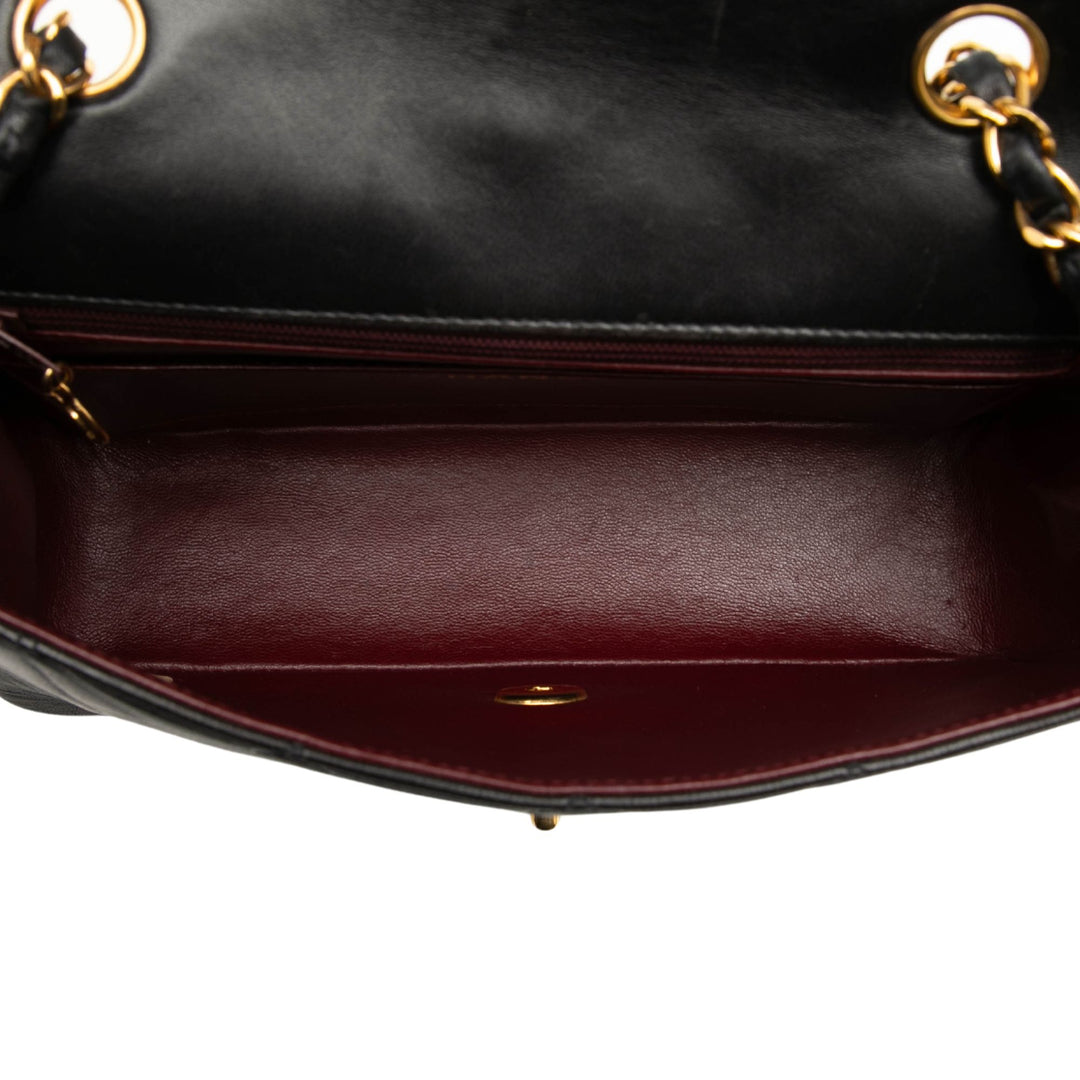 Chanel Sac bandoulière Diana à rabat Petit Cuir d'agneau Noir – vue 4 – GABY PARIS