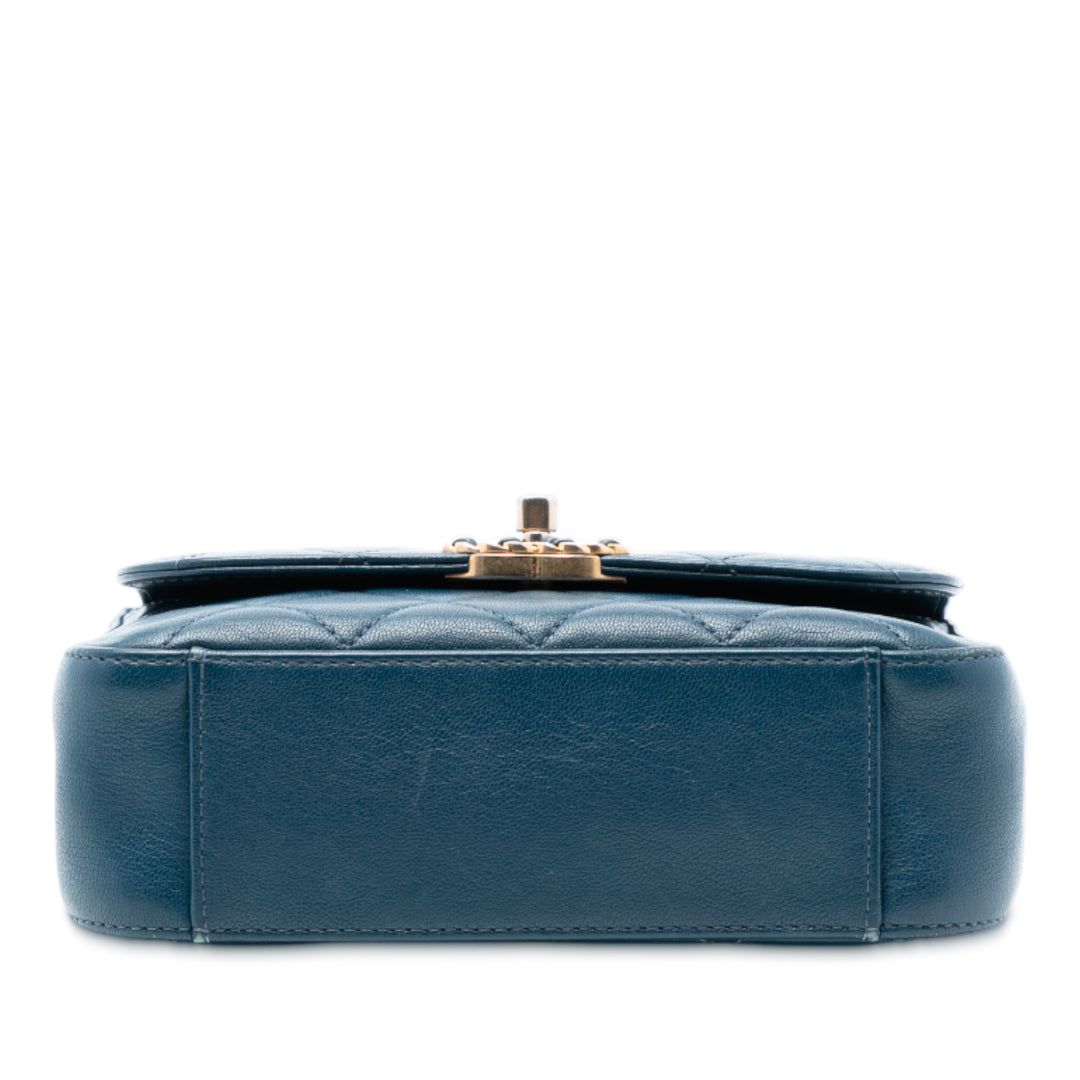 Chanel Small Matelassé Cuir de veau Chain Infinity anse supérieure à rabat