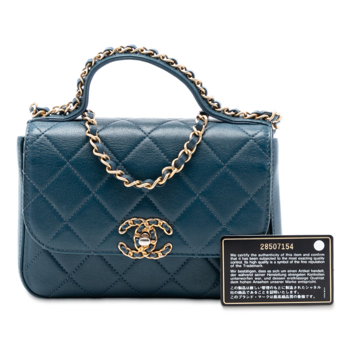 Chanel Small Matelassé Cuir de veau Chain Infinity anse supérieure à rabat