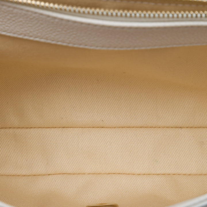 Surpiqué Chic Affinity sac à Moyen Cuir caviar Blanc
