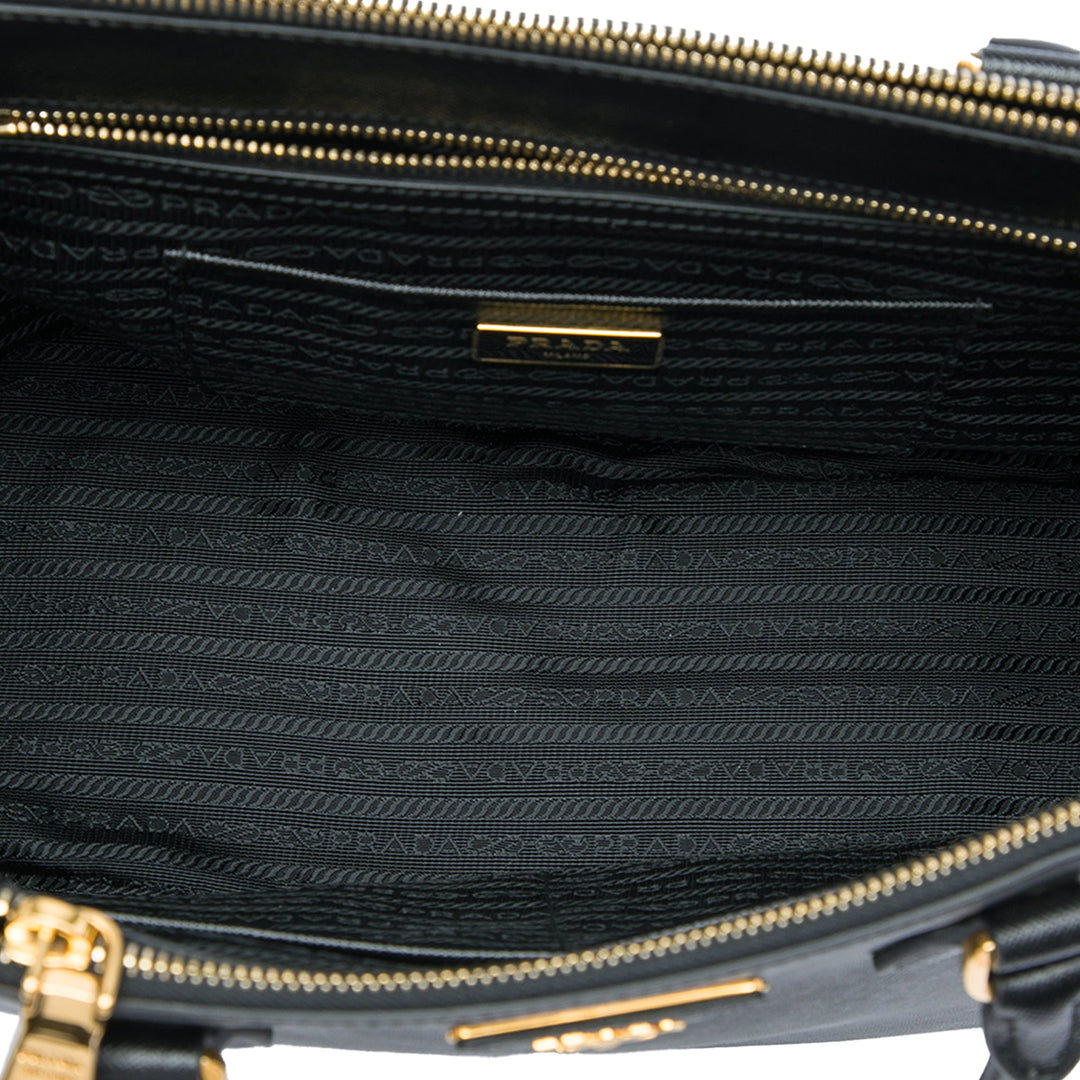 Prada Sac à main Lux Galleria Double Zippé Saffiano Grand Noir – vue 4 – GABY PARIS