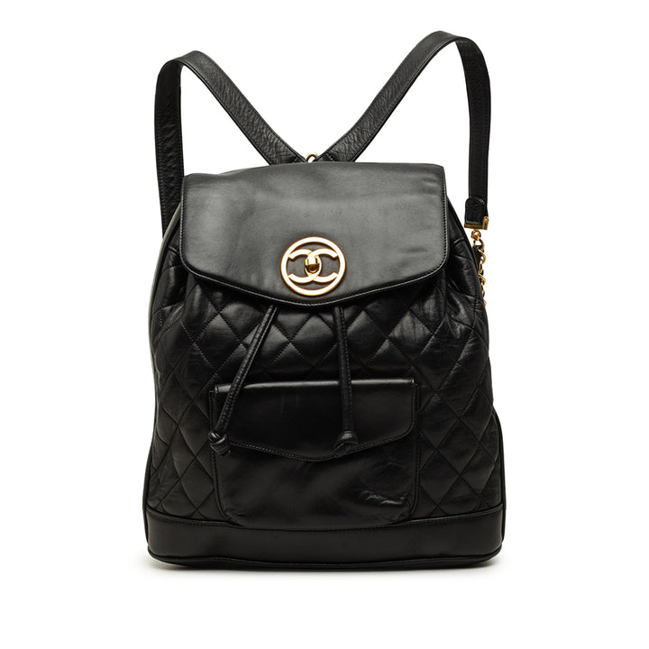 Chanel CC Matelassé Sac à dos à cordon Grand Cuir d'agneau Noir – vue principale – GABY PARIS