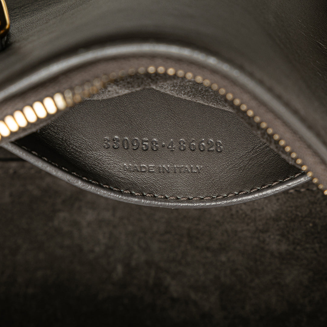 Saint Laurent Baby Cuir Classic Duffle Sac cartable Gris