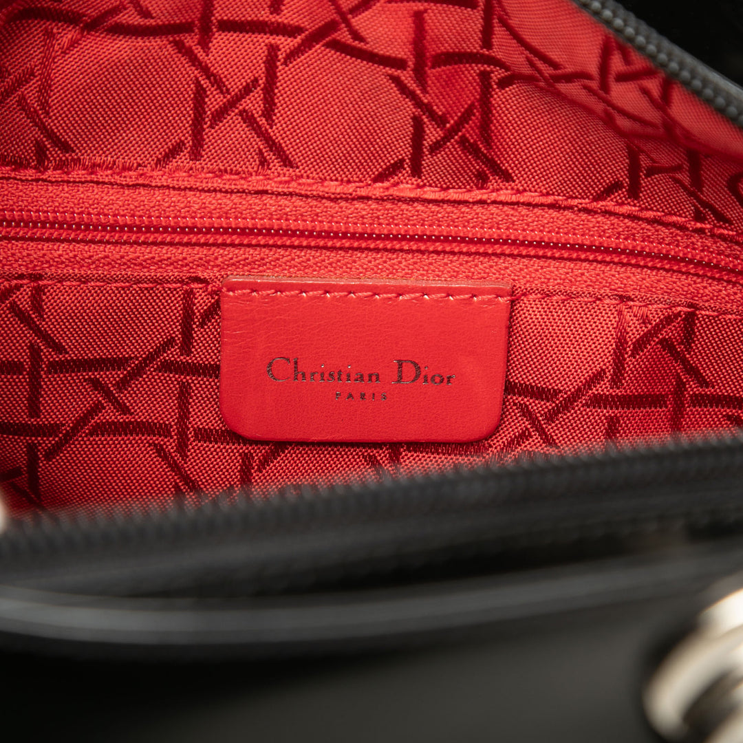 Dior Glacé Lady Dior Moyen Cuir de veau Noir – vue 4 – GABY PARIS