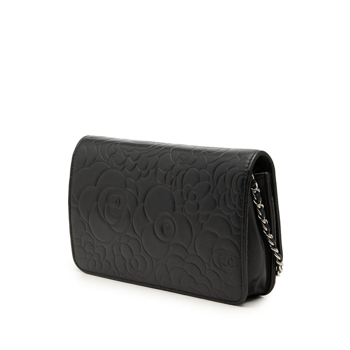 Chanel CC embossé Camellia Wallet on Chain Cuir d'agneau Noir – vue 2 – GABY PARIS