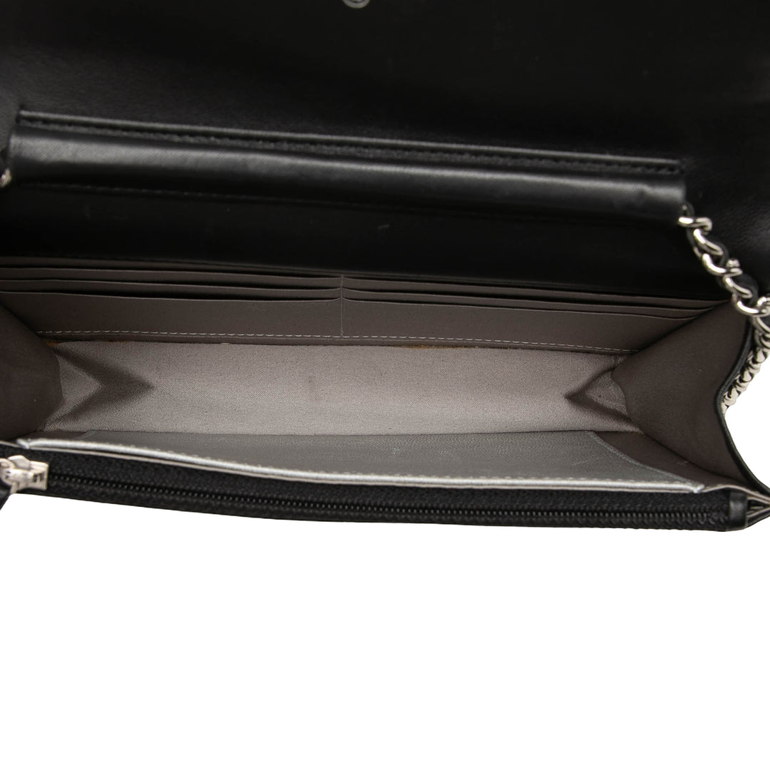 Chanel CC embossé Camellia Wallet on Chain Cuir d'agneau Noir – vue 4 – GABY PARIS