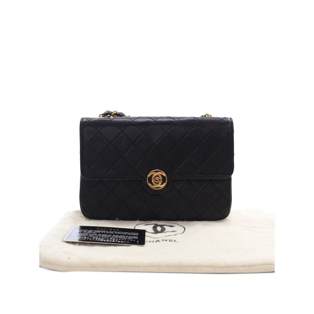 Chanel Circle CC Rabat simple Mini Cuir d'agneau Noir – vue 6 – GABY PARIS