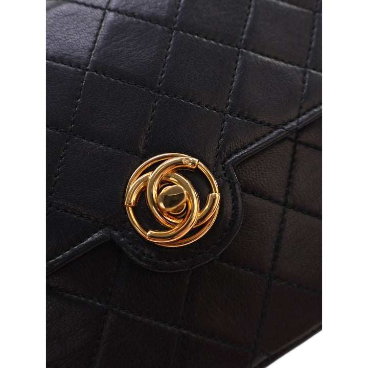 Chanel Circle CC Rabat simple Mini Cuir d'agneau Noir – vue 7 – GABY PARIS