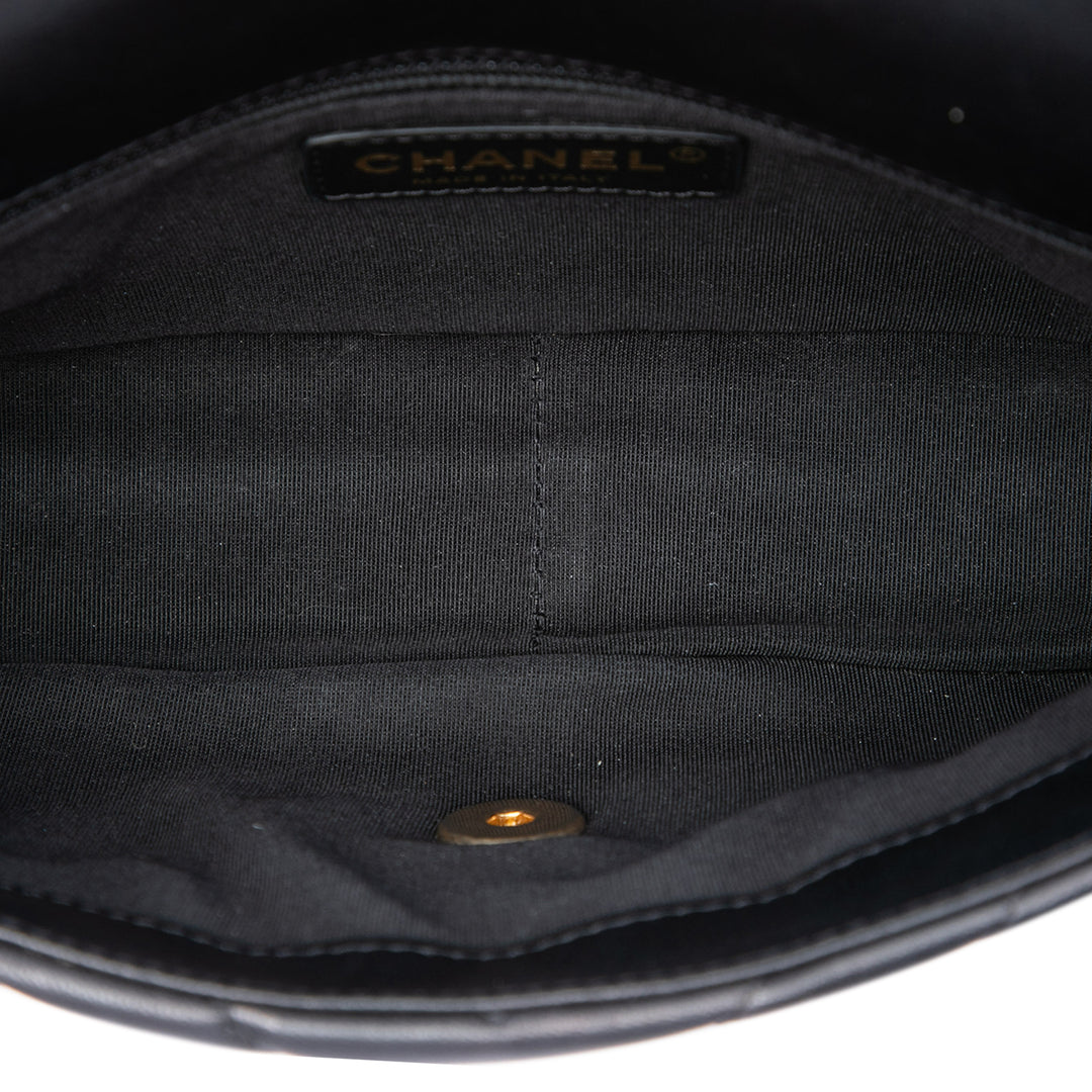 Chanel Mini Rectangular Chevron Cuir d’agneau Sac rond à chaîne à rabat