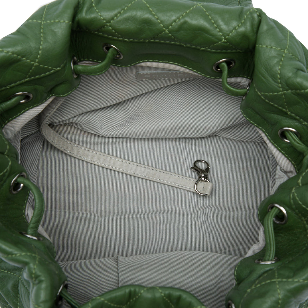 Chanel Matelassé vieilli Beijing 2 in 1 Sac à dos Cuir de veau Vert