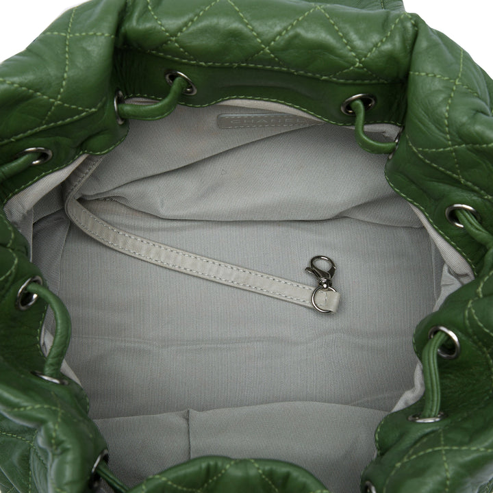 Chanel Matelassé vieilli Beijing 2 in 1 Sac à dos Cuir de veau Vert