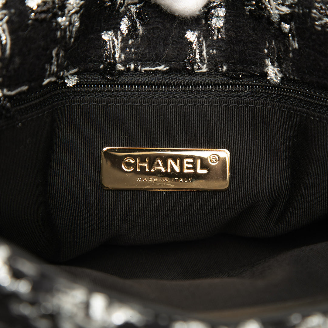 Chanel Large Tweed 19 à rabat