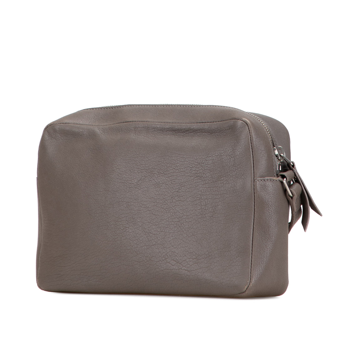 Saint Laurent Small Cuir d’agneau Monogram Lou Sac caméra Gris – GABY PARIS Authentique