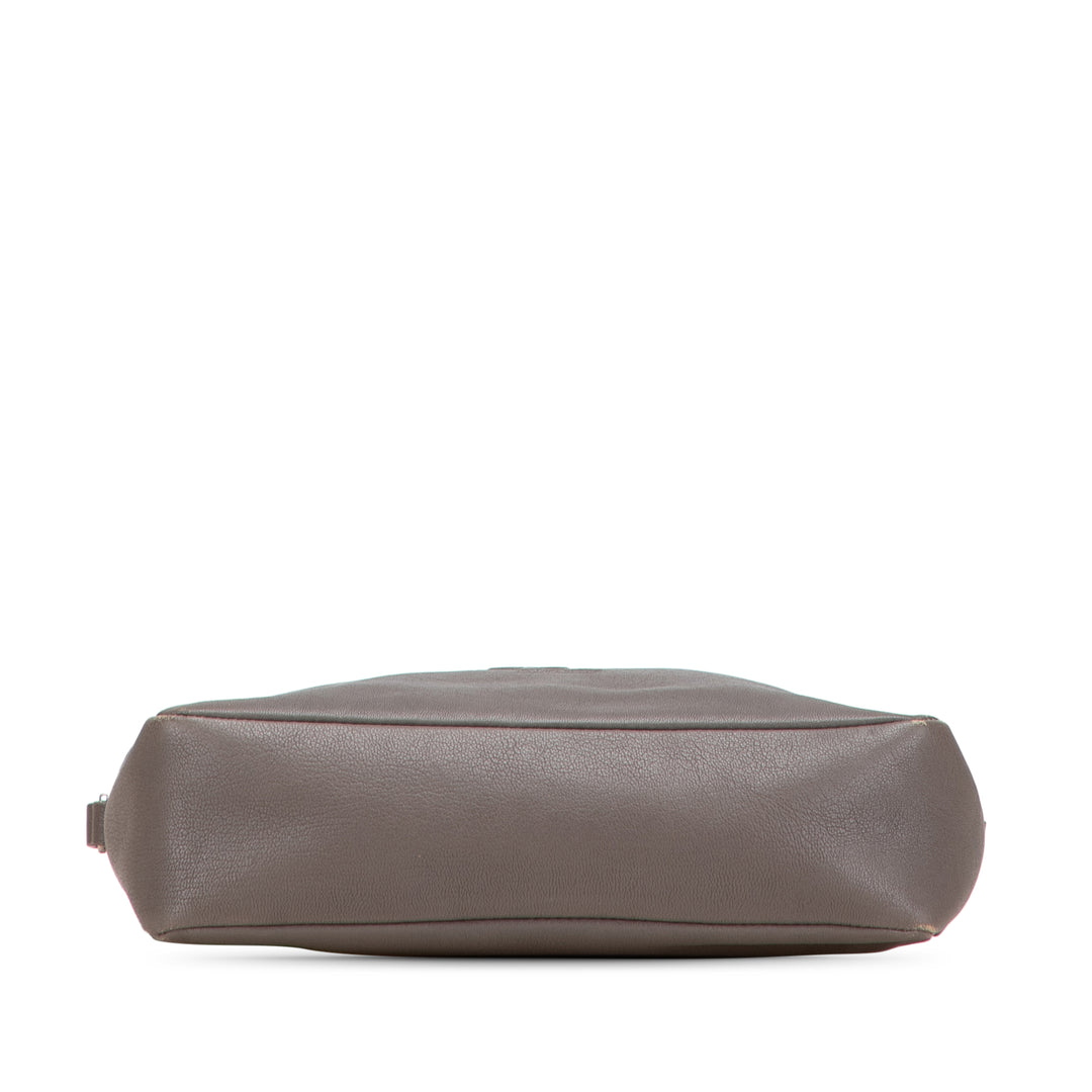 Saint Laurent Small Cuir d’agneau Monogram Lou Sac caméra Gris – GABY PARIS Authentique