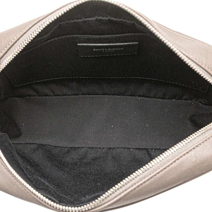 Saint Laurent Small Cuir d’agneau Monogram Lou Sac caméra Gris – GABY PARIS Authentique