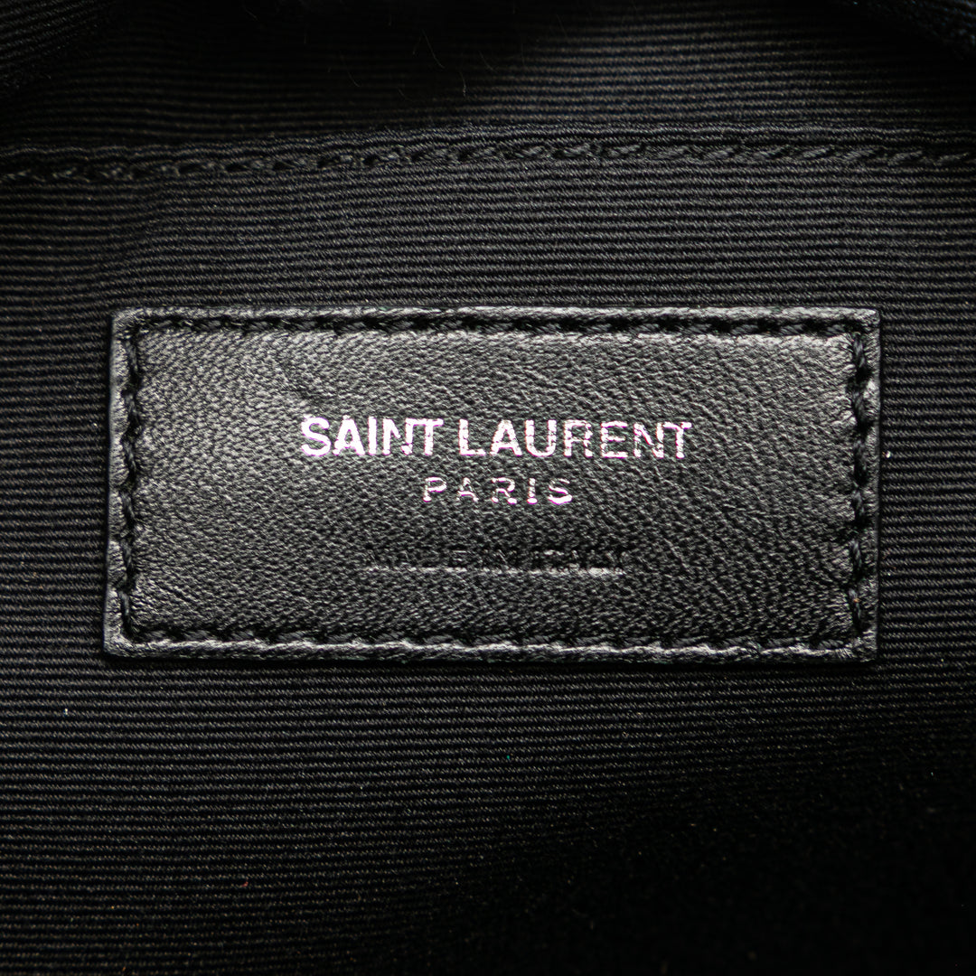 Saint Laurent Small Cuir d’agneau Monogram Lou Sac caméra Gris – GABY PARIS Authentique