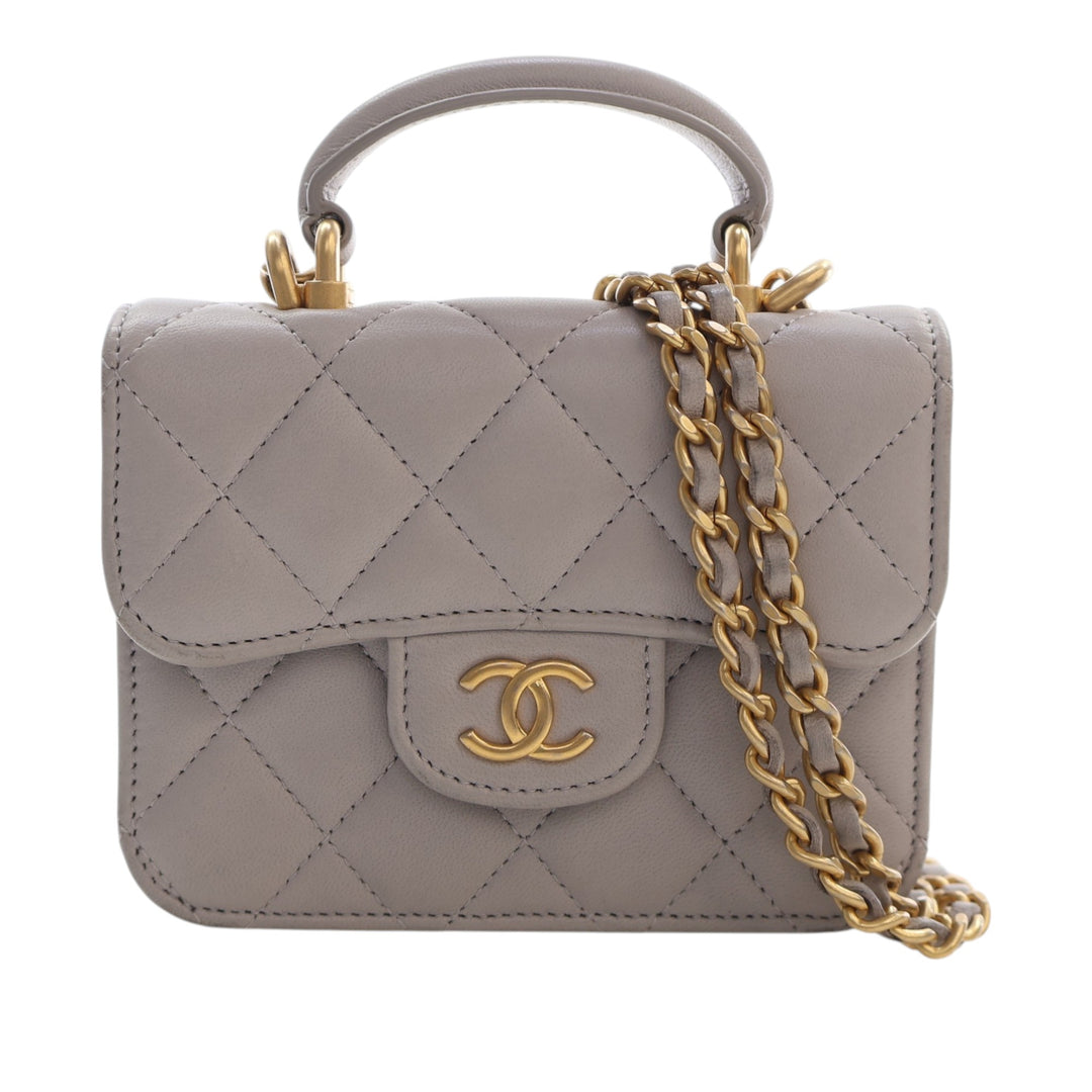 Chanel Mini Matelassé Cuir d’agneau anse supérieure Card Holder avec chaîne
