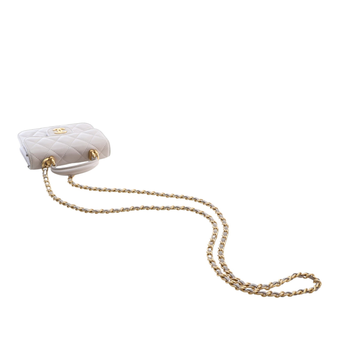 Chanel Mini Matelassé Cuir d’agneau anse supérieure Card Holder avec chaîne