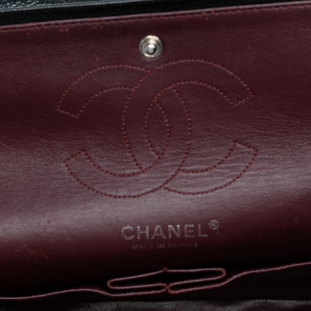 Chanel Medium Classic Crinkled Cuir verni Double rabat Bleu – GABY PARIS Authentique
