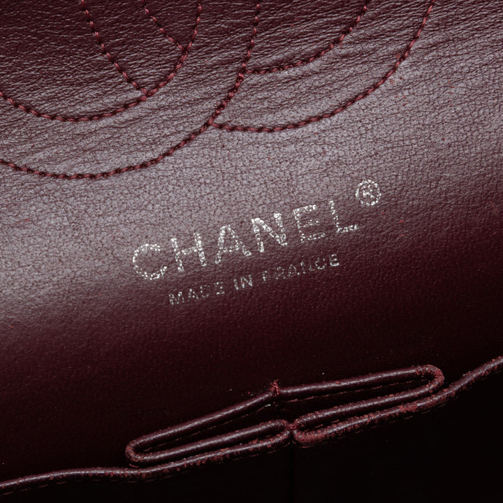 Chanel Medium Classic Crinkled Cuir verni Double rabat Bleu – GABY PARIS Authentique