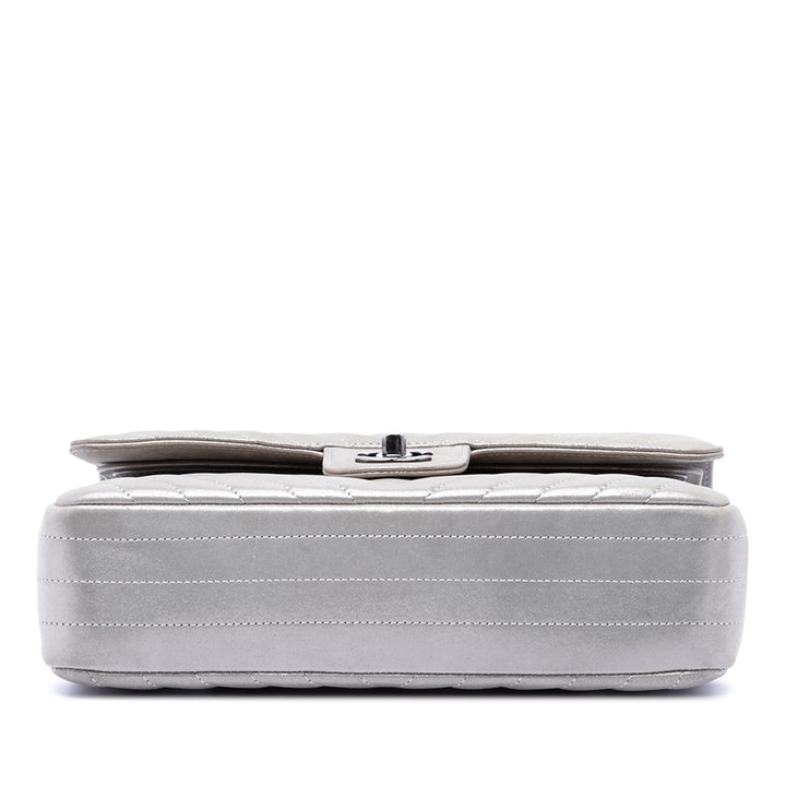 Chanel Medium Classic Chevron Iridescent Cuir d’agneau Double rabat