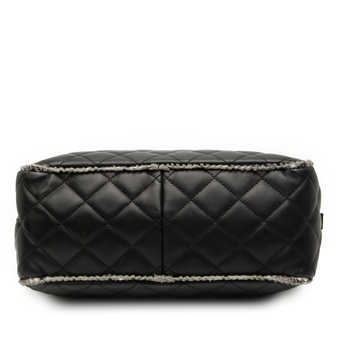 Chanel CC Quilted Cuir d’agneau Tweedy Bowler Bag Noir
