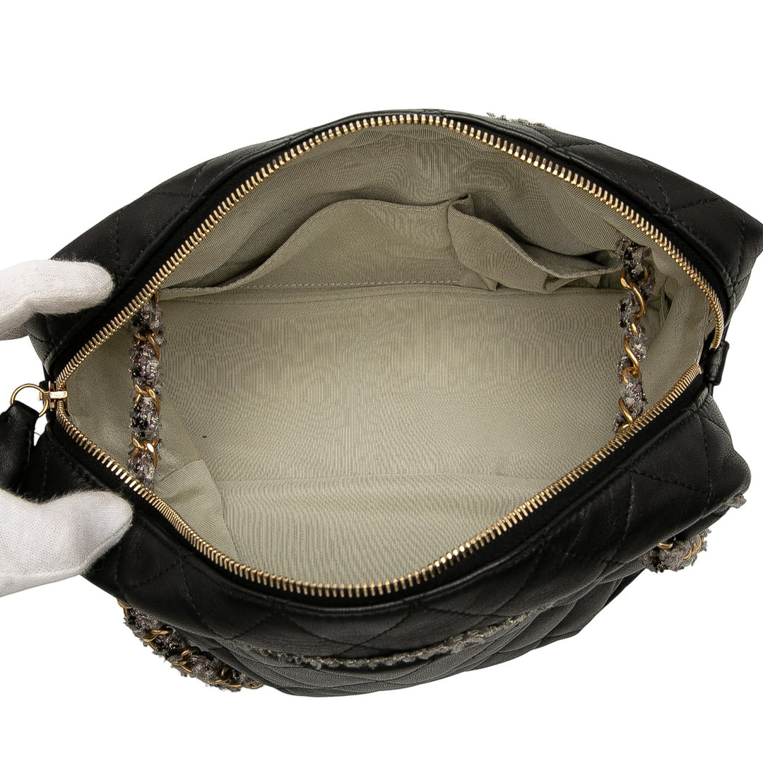 Chanel CC Quilted Cuir d’agneau Tweedy Bowler Bag Noir