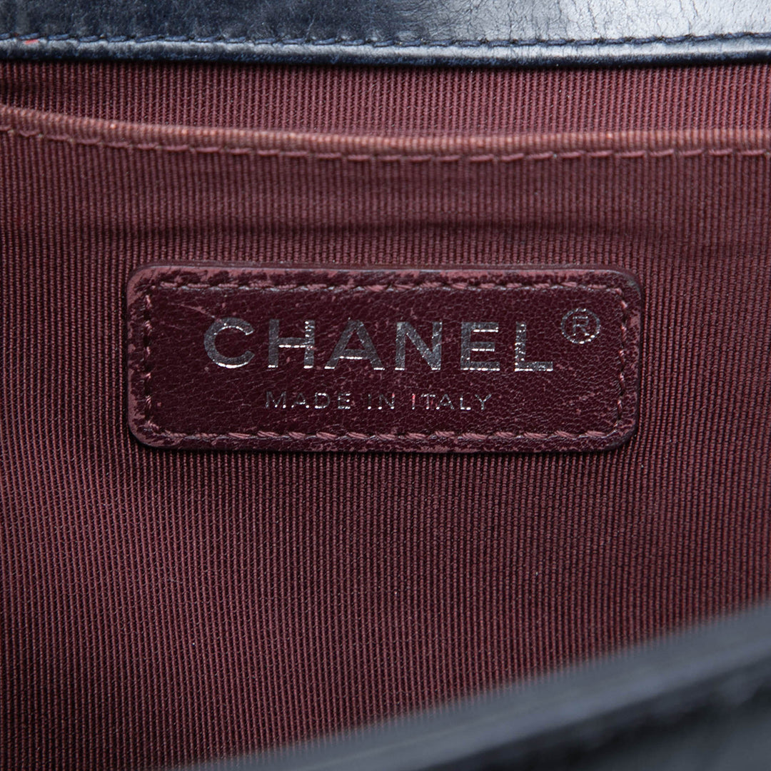 Chanel Old Medium Matelassé Glazed Cuir de veau Sac rond à chaîne Boy à rabat