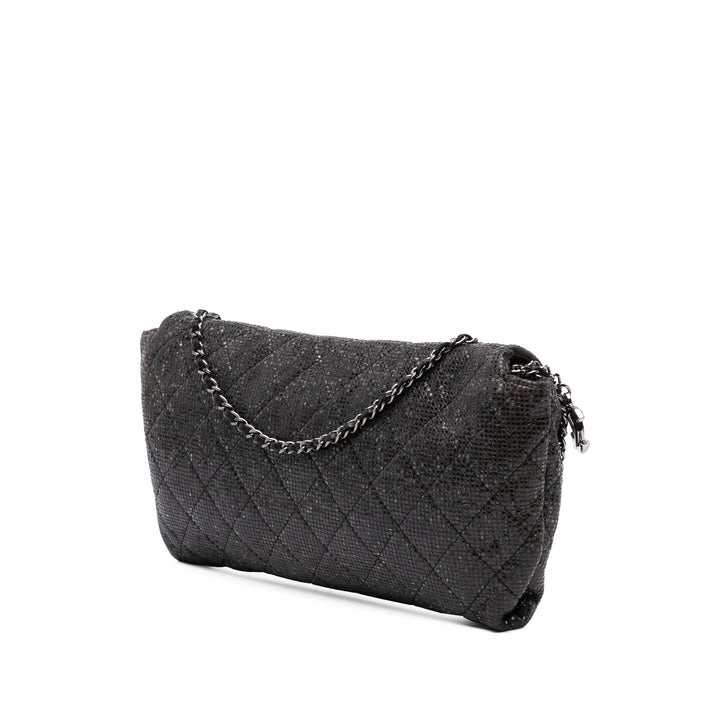 Chanel Matelassé Laminated Fabric Chain Evening Sac porté croisé