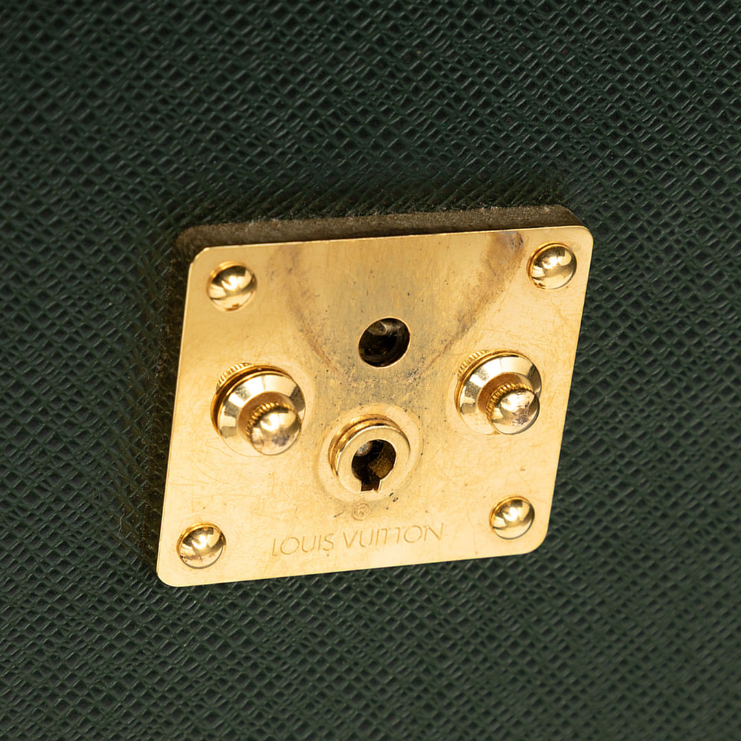 Louis Vuitton Taiga Moskova Porte-documents Vert – vue 6 – GABY PARIS