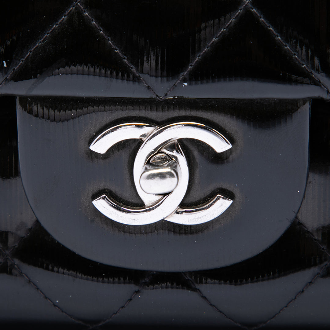 Chanel Jumbo Classic Cuir verni Double rabat