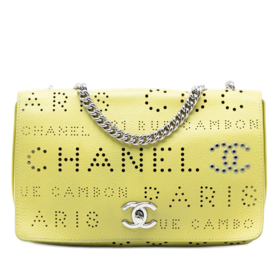 Chanel perforé Logo Œillets à rabat Cuir de veau