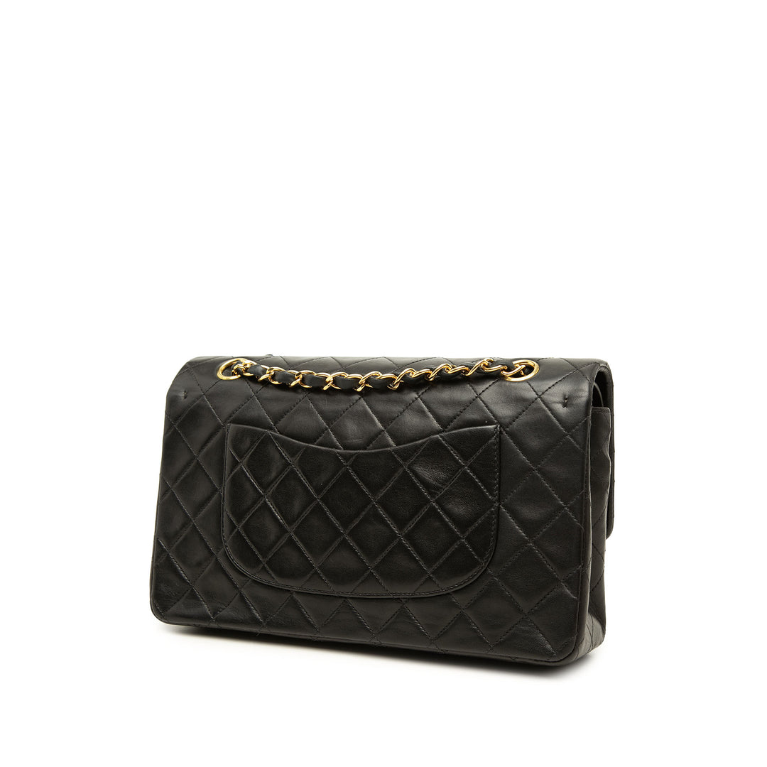 Chanel Sac porté épaule Classic Double rabat Moyen Cuir d'agneau Noir – vue 2 – GABY PARIS