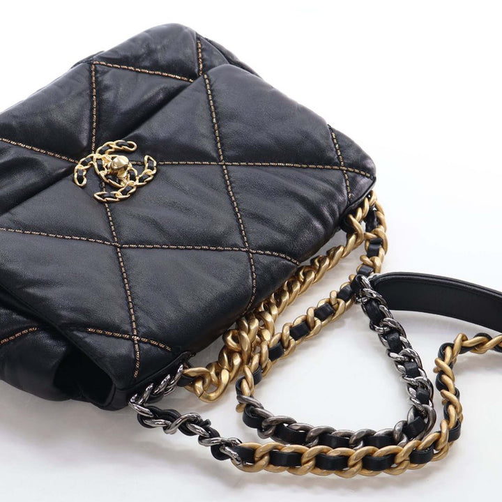 Chanel Medium Cuir d’agneau 19 à rabat