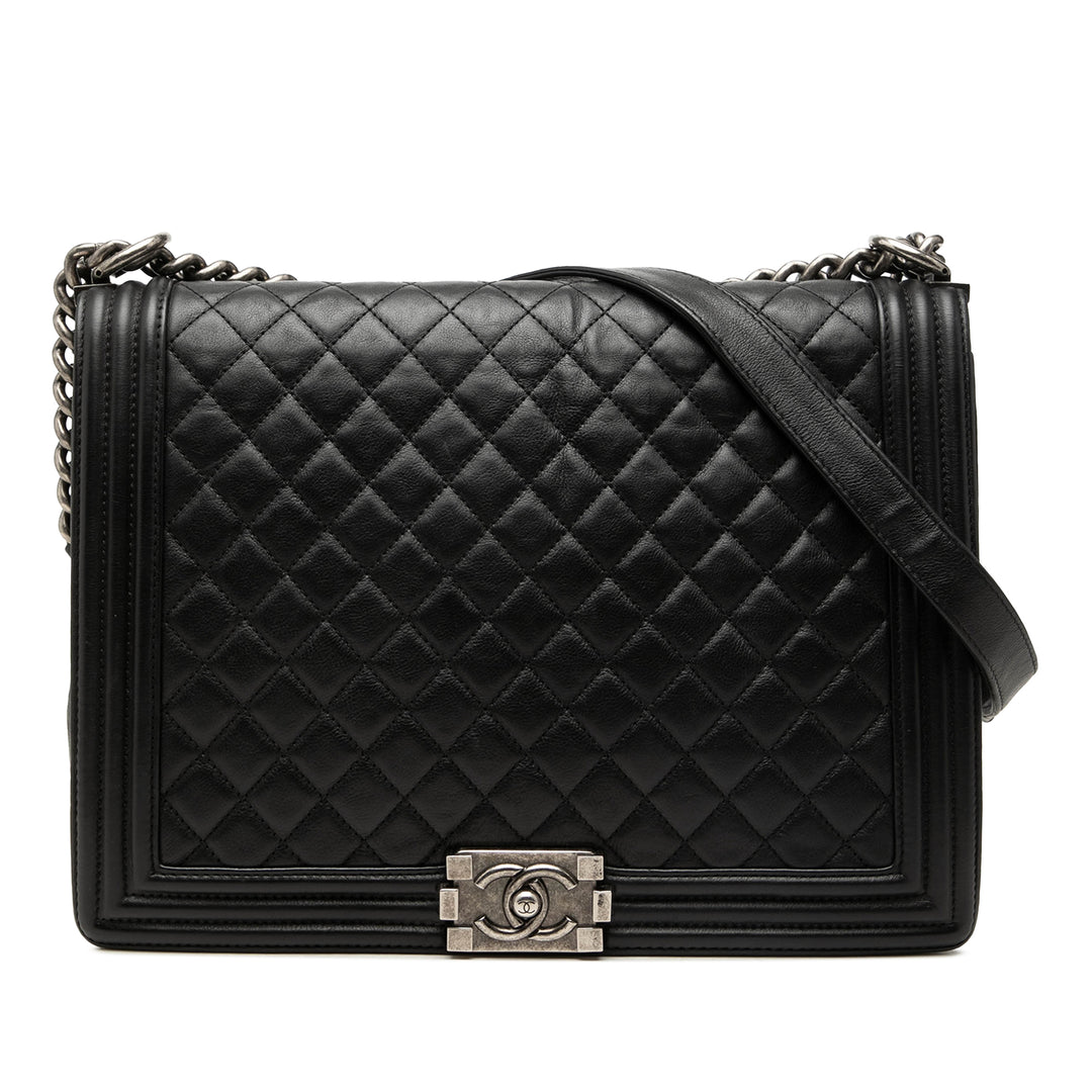Chanel Large Matelassé Cuir d'agneau Boy à rabat