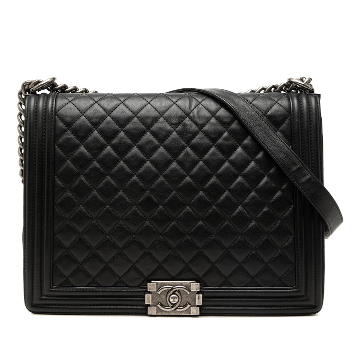 Chanel Large Matelassé Cuir d'agneau Boy à rabat
