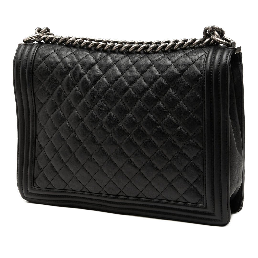 Chanel Large Matelassé Cuir d'agneau Boy à rabat