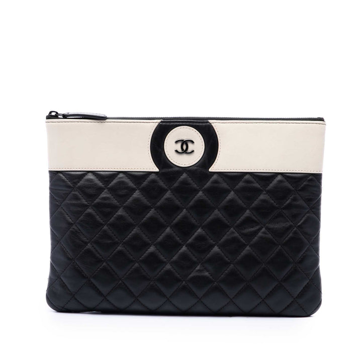 Chanel Pochette CC Bicolore Matelassé Moyen Cuir d'agneau Noir – vue principale – GABY PARIS
