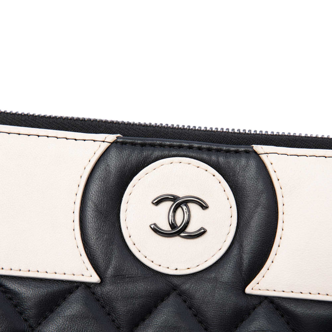 Chanel Pochette CC Bicolore Matelassé Moyen Cuir d'agneau Noir – vue 5 – GABY PARIS