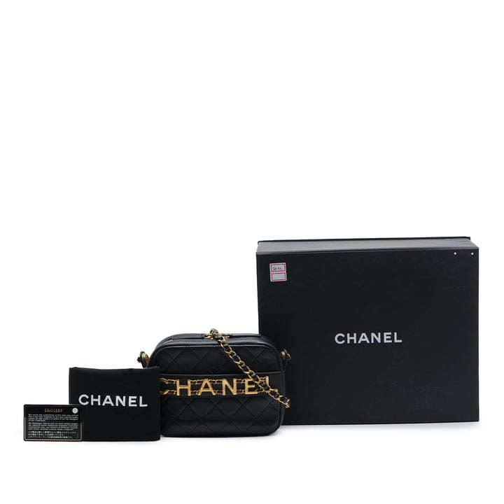 Chanel Matelassé Cuir de veau Logo Enchained Sac caméra