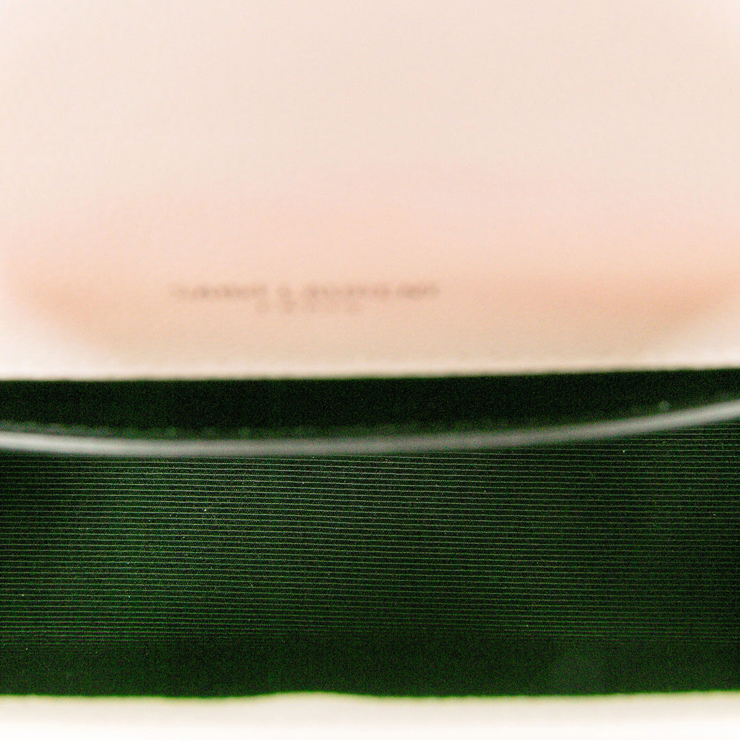 Saint Laurent Sac bandoulière Grain de Poudre Kate Pompon Monogram Petit Blanc – vue 4 – GABY PARIS