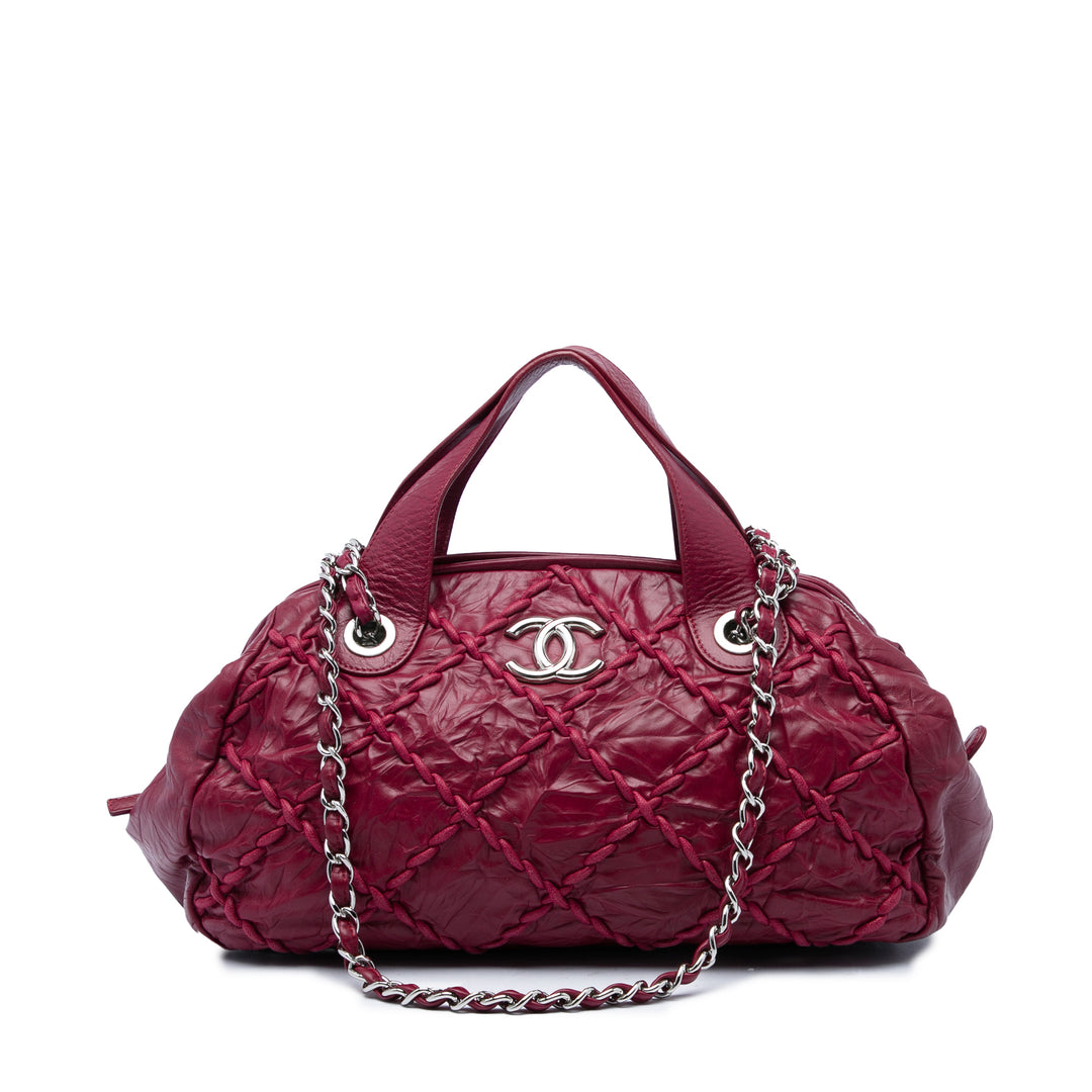 Chanel CC Matelassé froissé Ultra Stitch Sac bowling Cuir de veau Rouge – vue principale – GABY PARIS